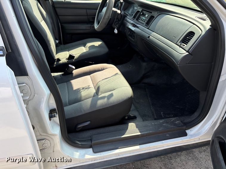 image for item DU1325 2009 Ford Crown Victoria Police Interceptor 