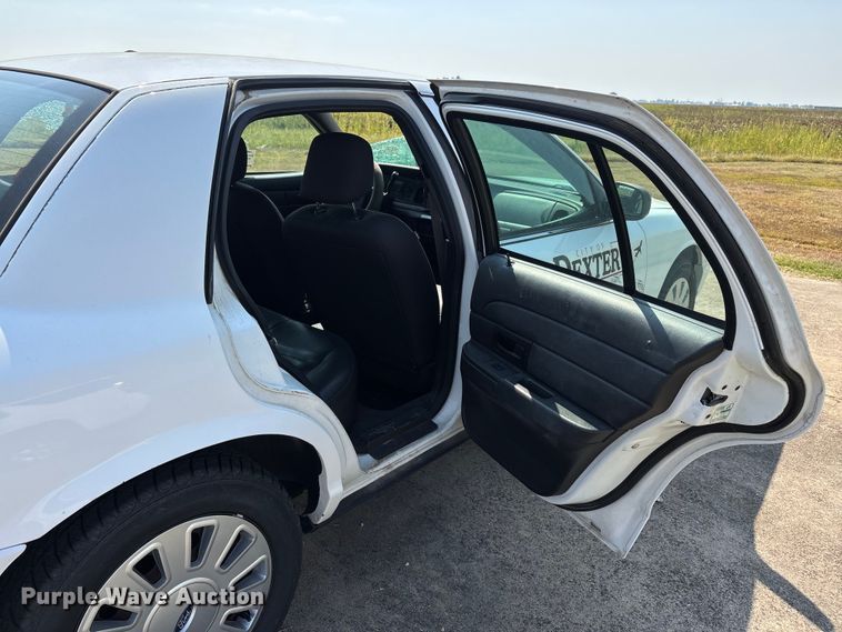 image for item DU1325 2009 Ford Crown Victoria Police Interceptor 