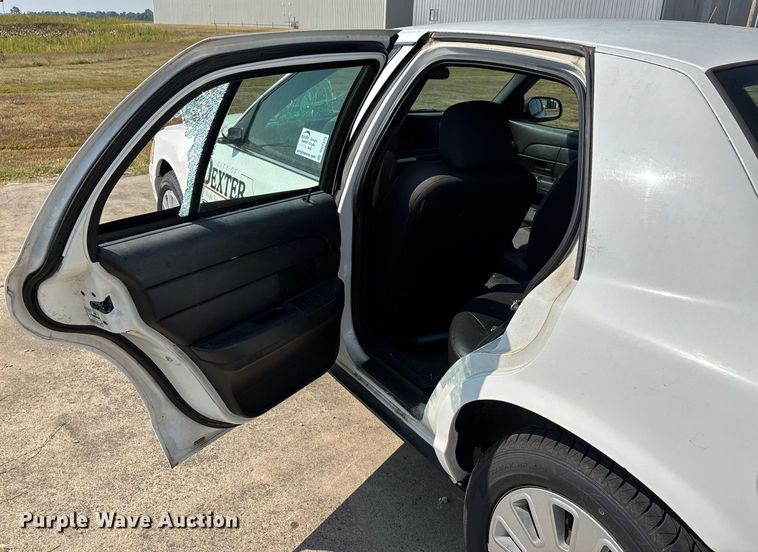 image for item DU1325 2009 Ford Crown Victoria Police Interceptor 