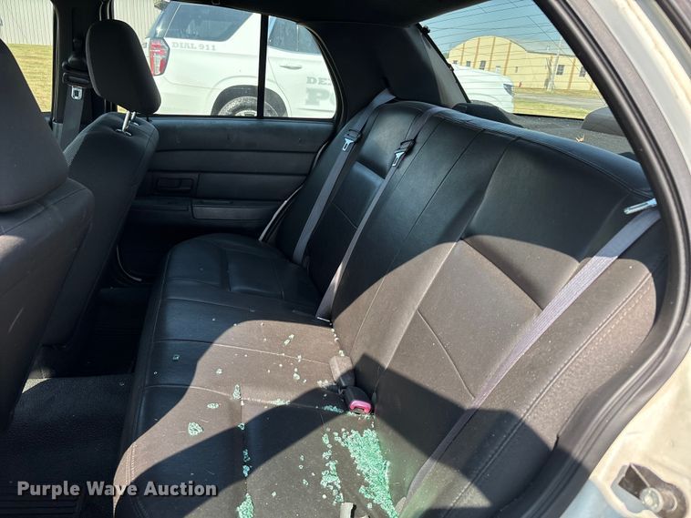 image for item DU1325 2009 Ford Crown Victoria Police Interceptor 