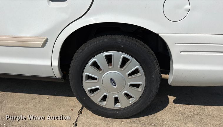 image for item DU1325 2009 Ford Crown Victoria Police Interceptor 