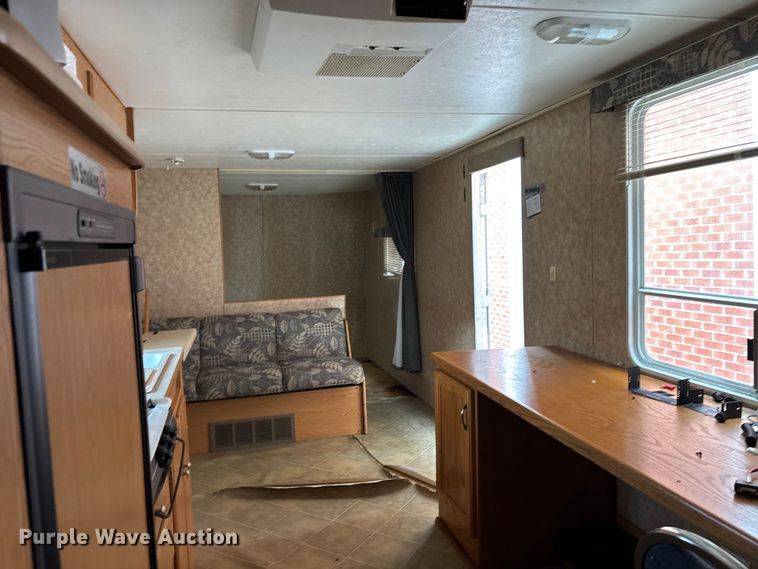 image for item DU1339 2006 Nomad Skyline camper