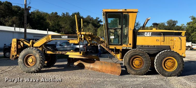 image for item DU1352 2006 Caterpillar 140H motor grader