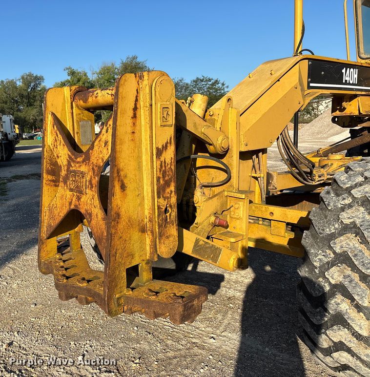 image for item DU1352 2006 Caterpillar 140H motor grader