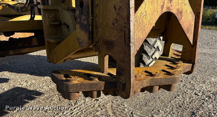 image for item DU1352 2006 Caterpillar 140H motor grader