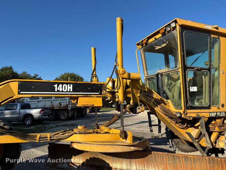 image for item DU1352 2006 Caterpillar 140H motor grader
