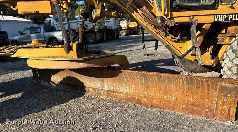image for item DU1352 2006 Caterpillar 140H motor grader