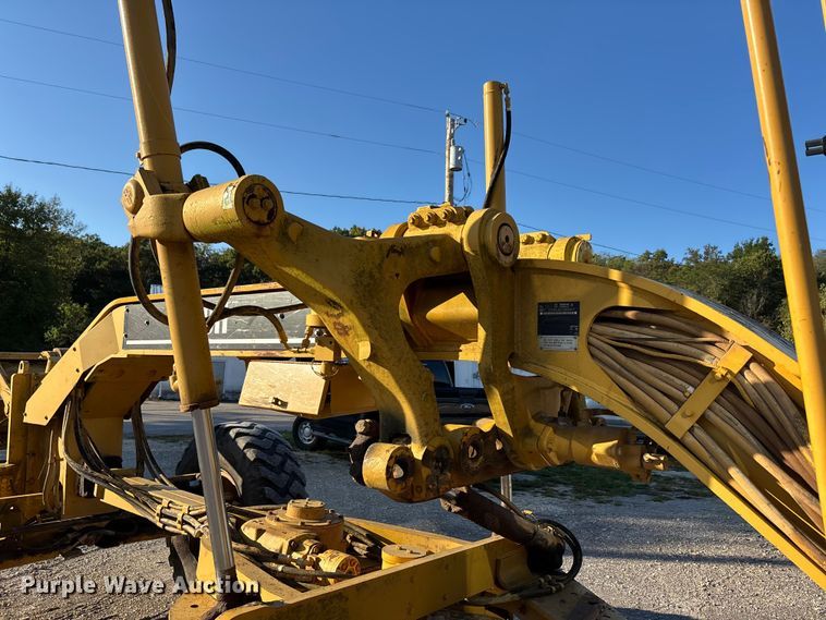 image for item DU1352 2006 Caterpillar 140H motor grader