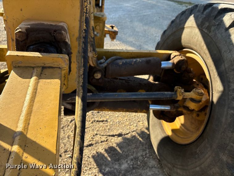 image for item DU1352 2006 Caterpillar 140H motor grader