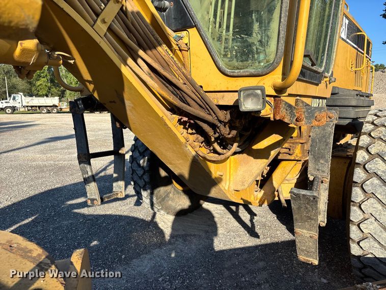 image for item DU1352 2006 Caterpillar 140H motor grader