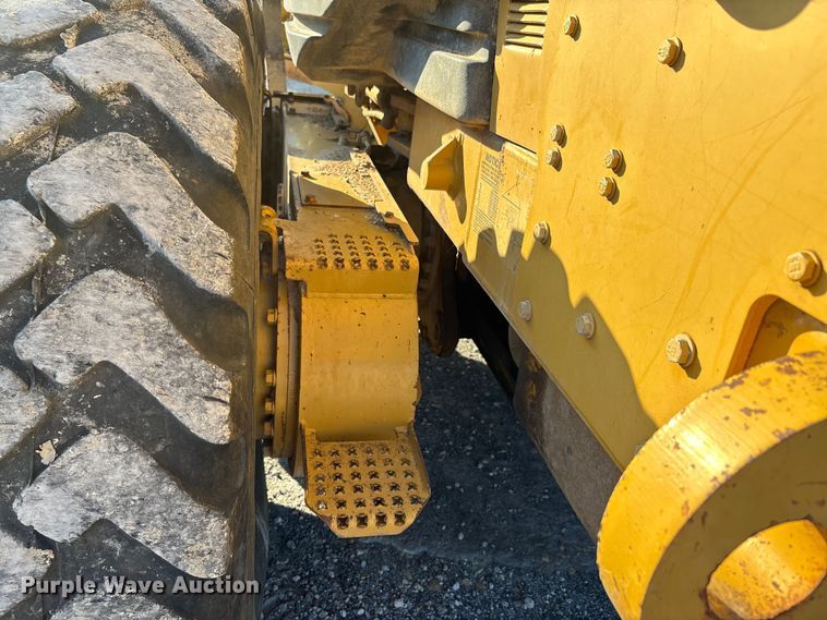 image for item DU1352 2006 Caterpillar 140H motor grader