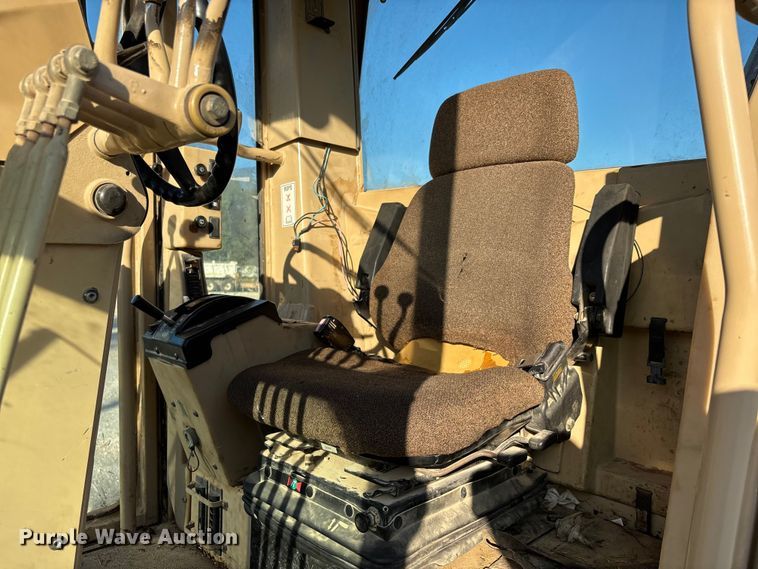 image for item DU1352 2006 Caterpillar 140H motor grader