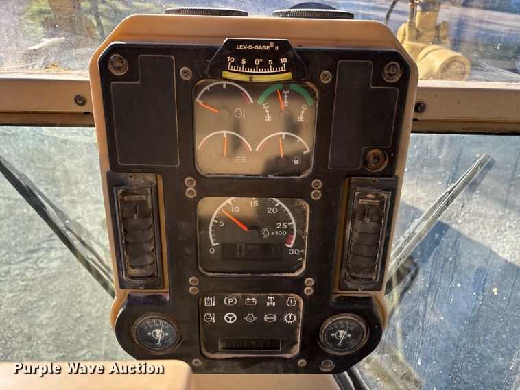 image for item DU1352 2006 Caterpillar 140H motor grader