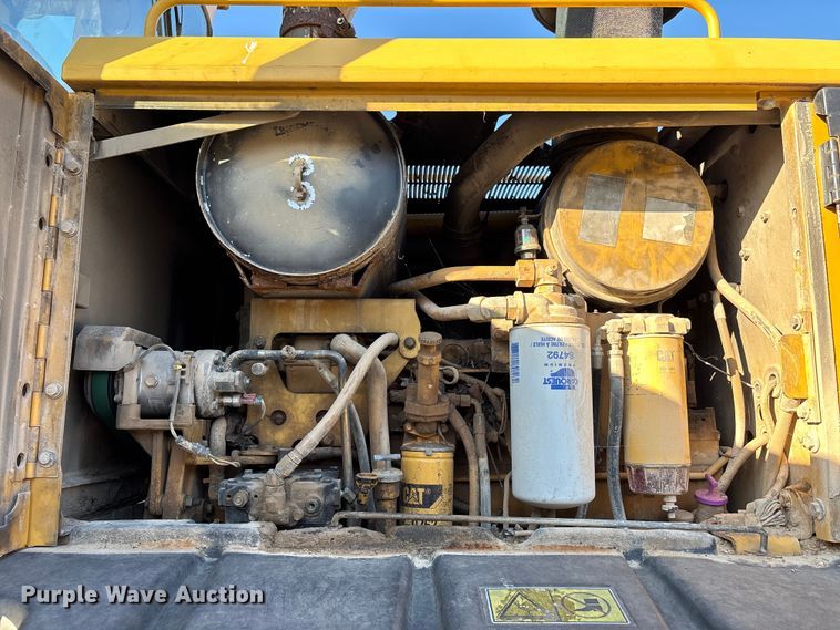 image for item DU1352 2006 Caterpillar 140H motor grader