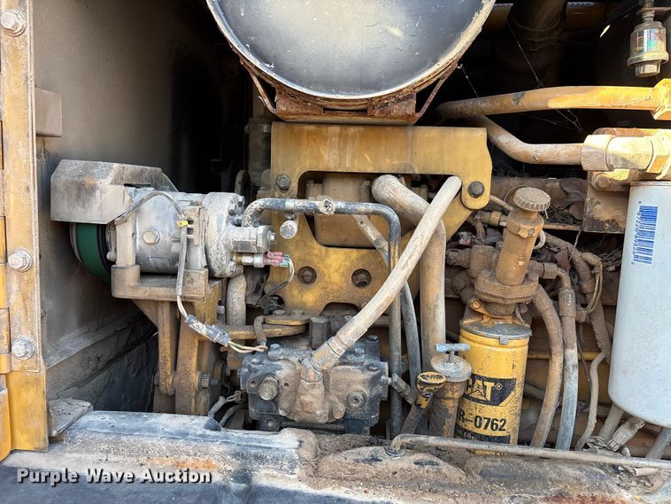 image for item DU1352 2006 Caterpillar 140H motor grader