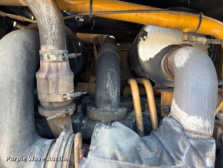 image for item DU1352 2006 Caterpillar 140H motor grader