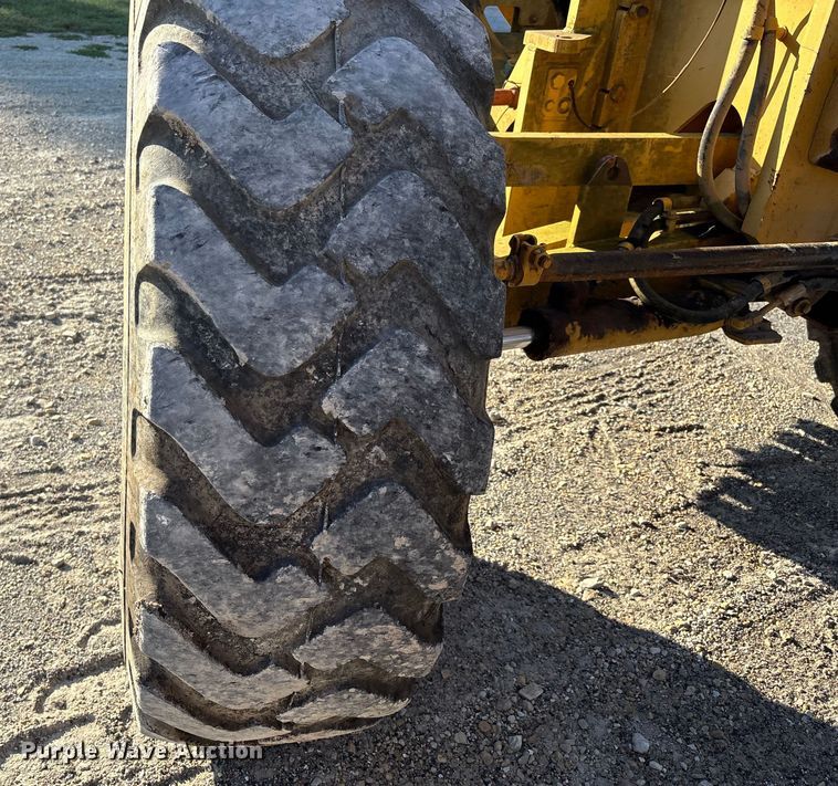 image for item DU1352 2006 Caterpillar 140H motor grader