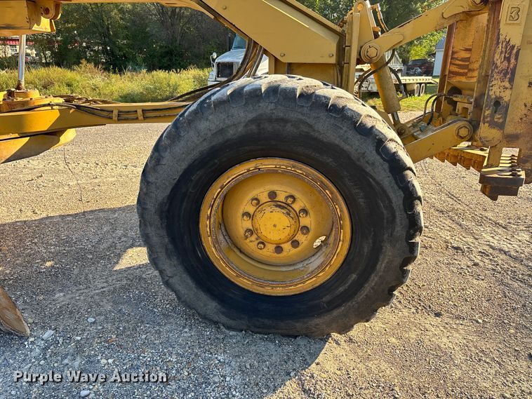 image for item DU1352 2006 Caterpillar 140H motor grader