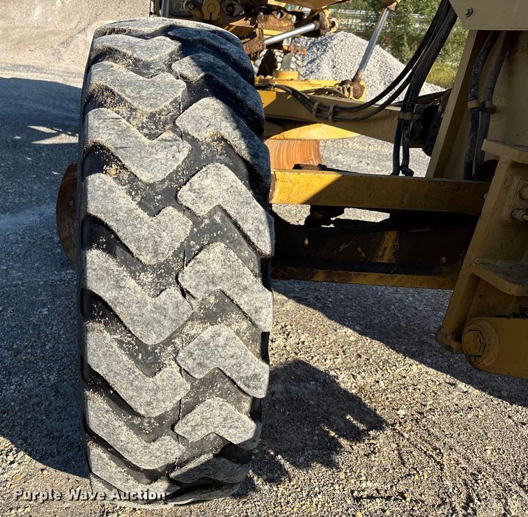 image for item DU1352 2006 Caterpillar 140H motor grader