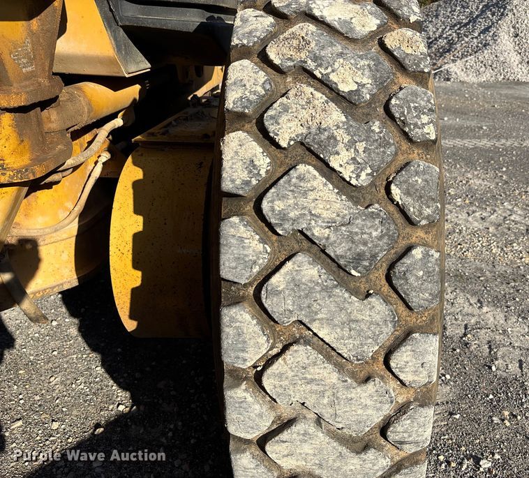 image for item DU1352 2006 Caterpillar 140H motor grader