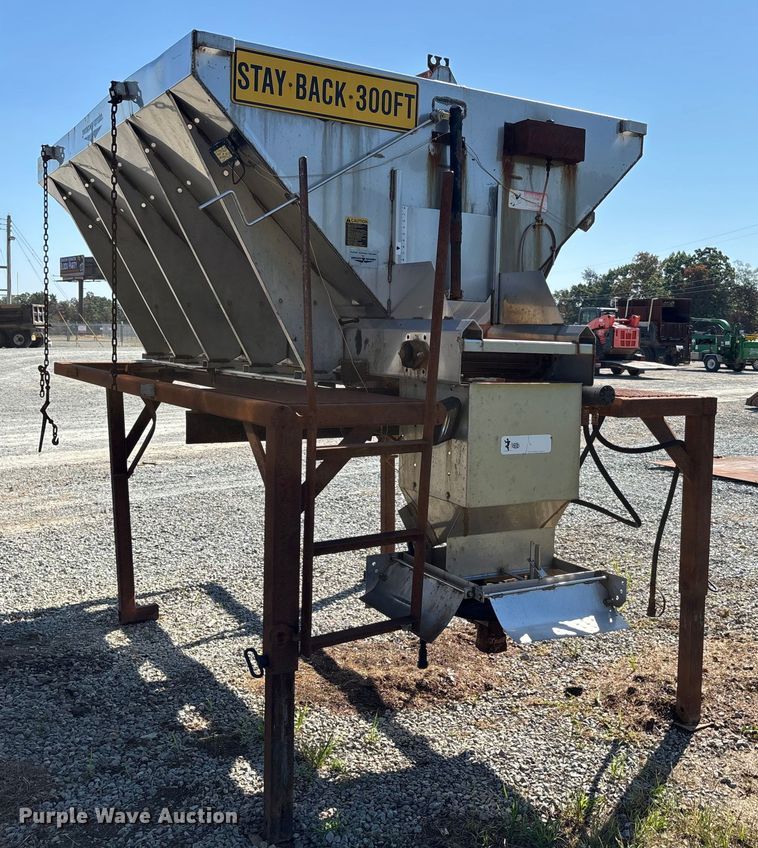 image for item DU1353 Swenson spreader