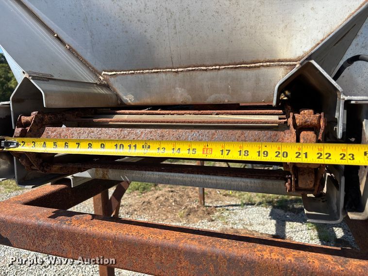 image for item DU1353 Swenson spreader