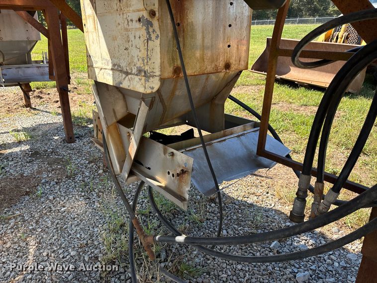 image for item DU1354 Swenson spreader