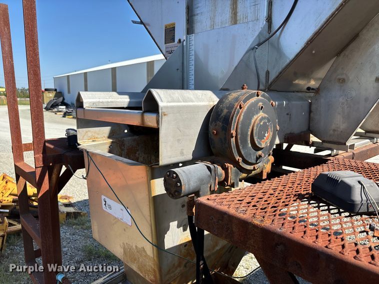 image for item DU1355 Swenson spreader