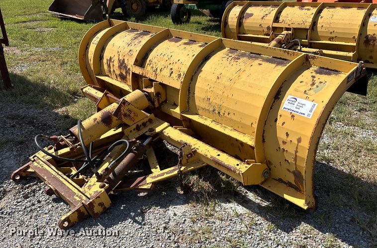 image for item DU1358 10' W snow plow