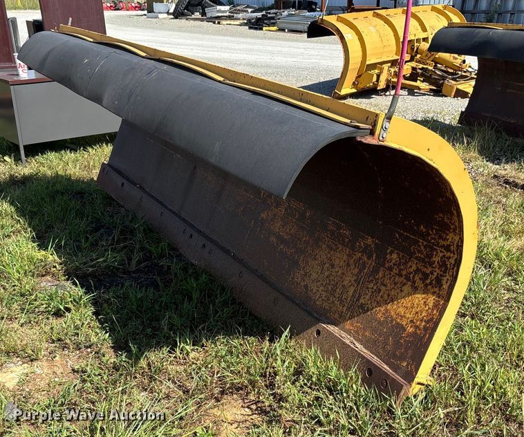 image for item DU1359 10' W snow plow