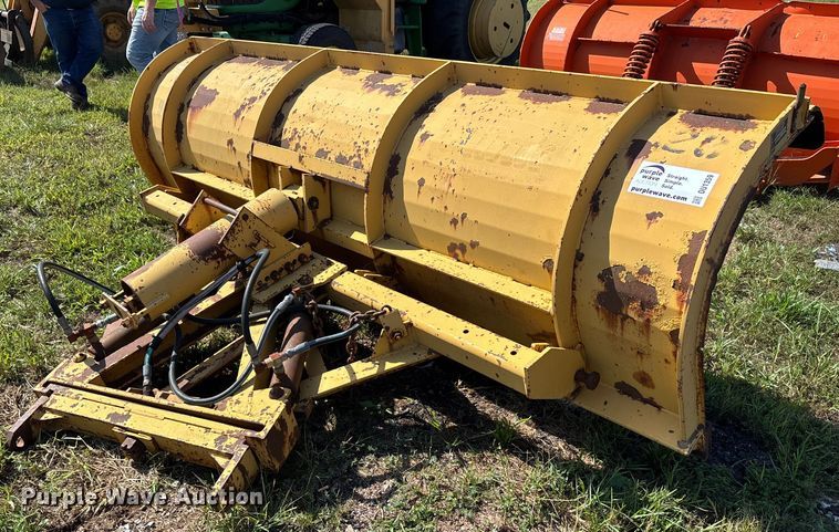 image for item DU1359 10' W snow plow