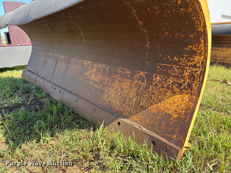 image for item DU1359 10' W snow plow
