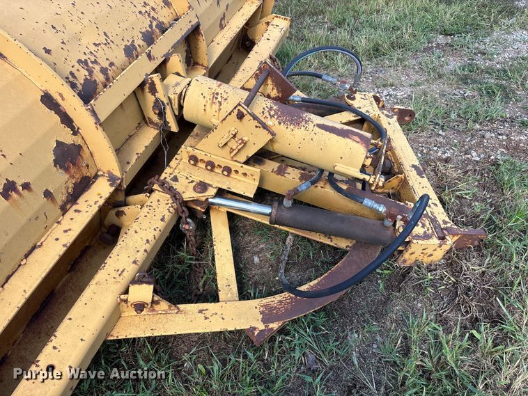 image for item DU1359 10' W snow plow