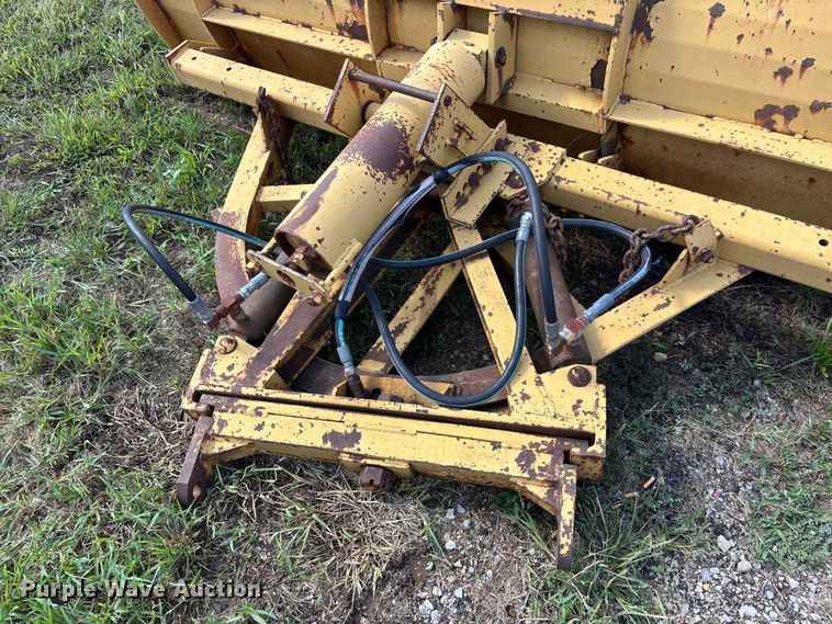 image for item DU1359 10' W snow plow