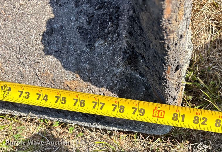 image for item DU1362 Skid steer attachments 