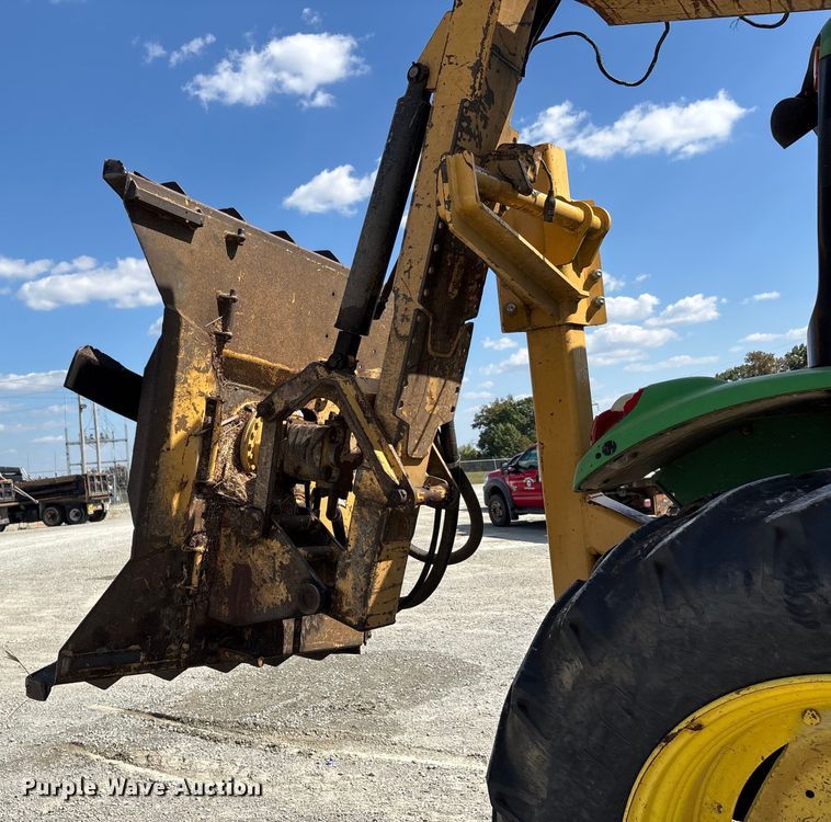 image for item DU1363 2010 John Deere 6330 tractor