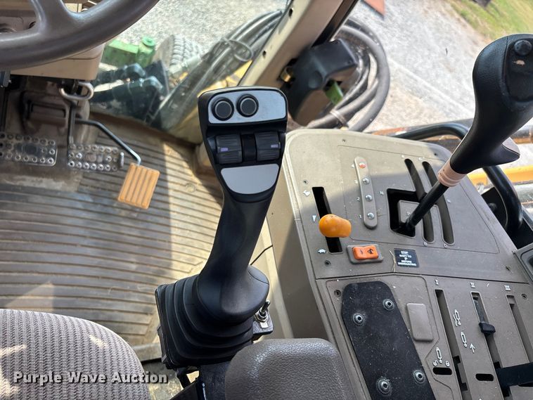 image for item DU1363 2010 John Deere 6330 tractor