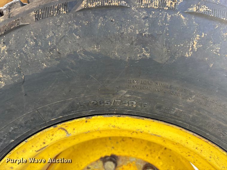 image for item DU1363 2010 John Deere 6330 tractor