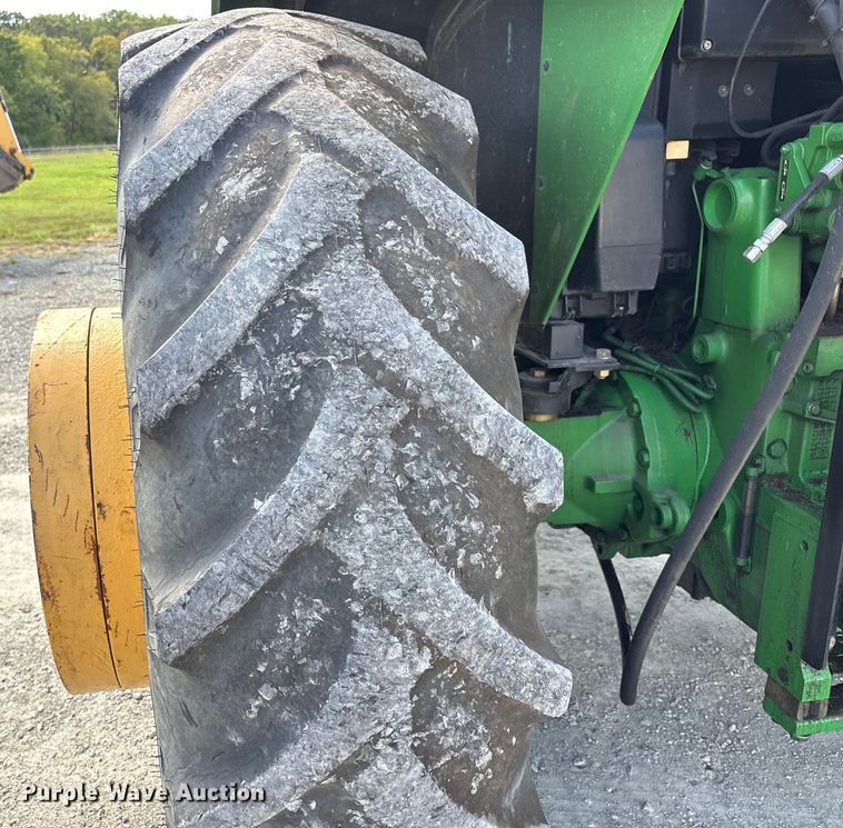 image for item DU1363 2010 John Deere 6330 tractor