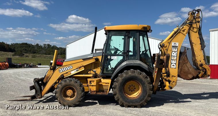 image for item DU1364 2004 John Deere 310SG backhoe