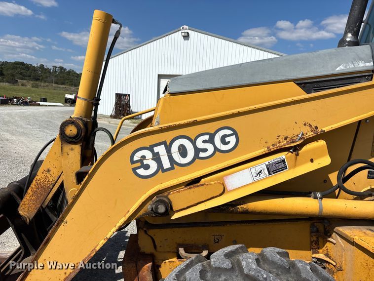 image for item DU1364 2004 John Deere 310SG backhoe