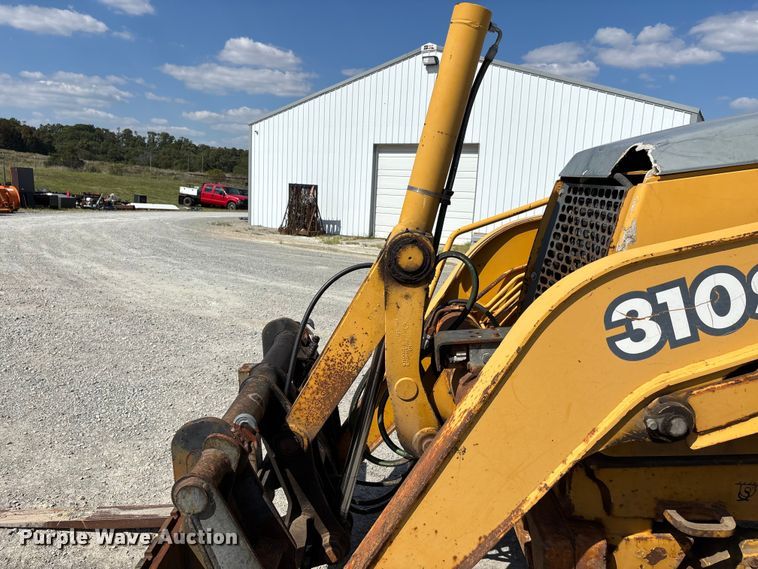 image for item DU1364 2004 John Deere 310SG backhoe