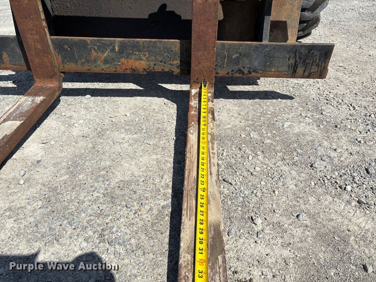 image for item DU1364 2004 John Deere 310SG backhoe