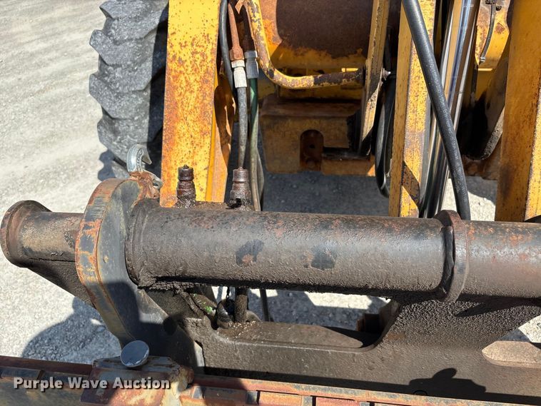 image for item DU1364 2004 John Deere 310SG backhoe