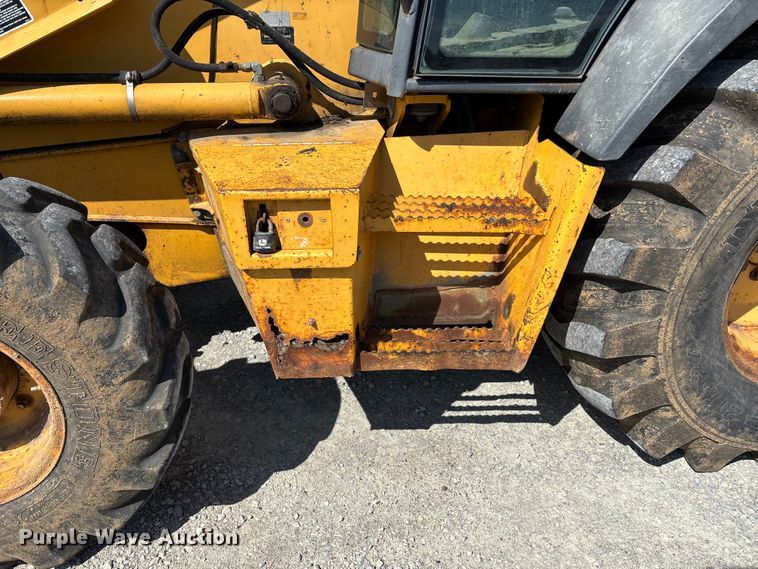 image for item DU1364 2004 John Deere 310SG backhoe