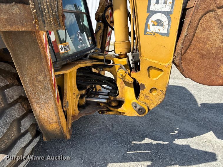 image for item DU1364 2004 John Deere 310SG backhoe