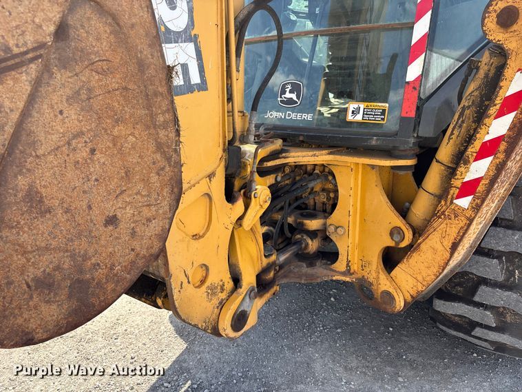 image for item DU1364 2004 John Deere 310SG backhoe
