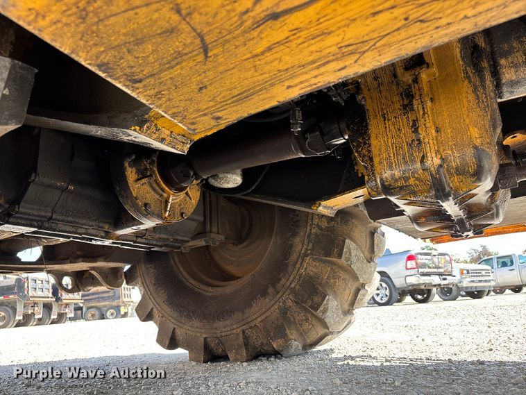 image for item DU1364 2004 John Deere 310SG backhoe