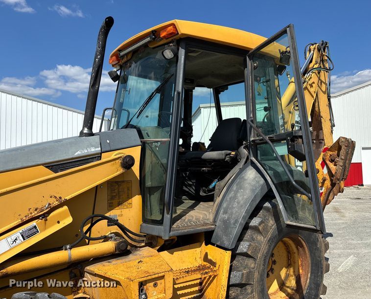 image for item DU1364 2004 John Deere 310SG backhoe