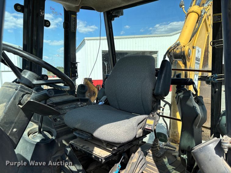 image for item DU1364 2004 John Deere 310SG backhoe